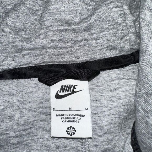 Nike Tech Fleece Men's Grey Hoodie - Picture 6 of 8